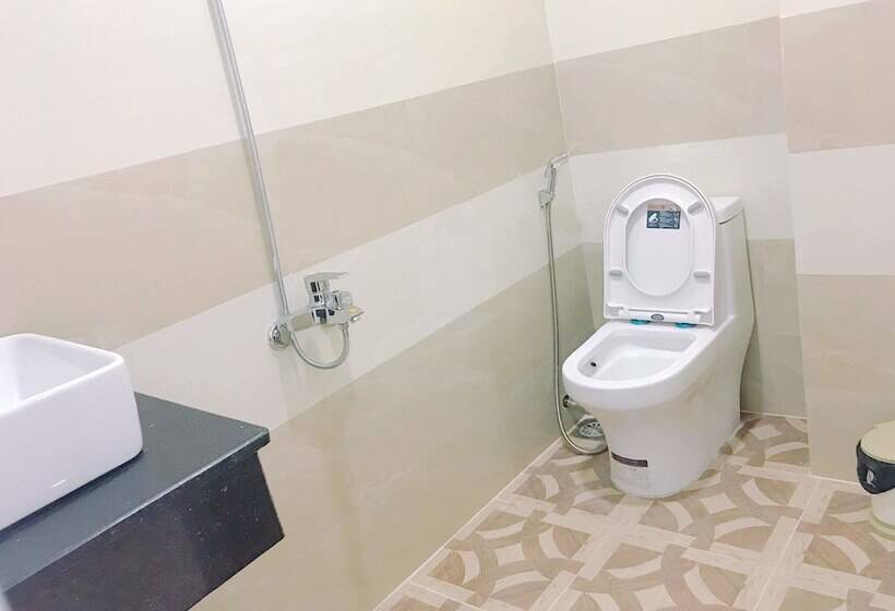 اتاق خانوادگی, Sala Motel