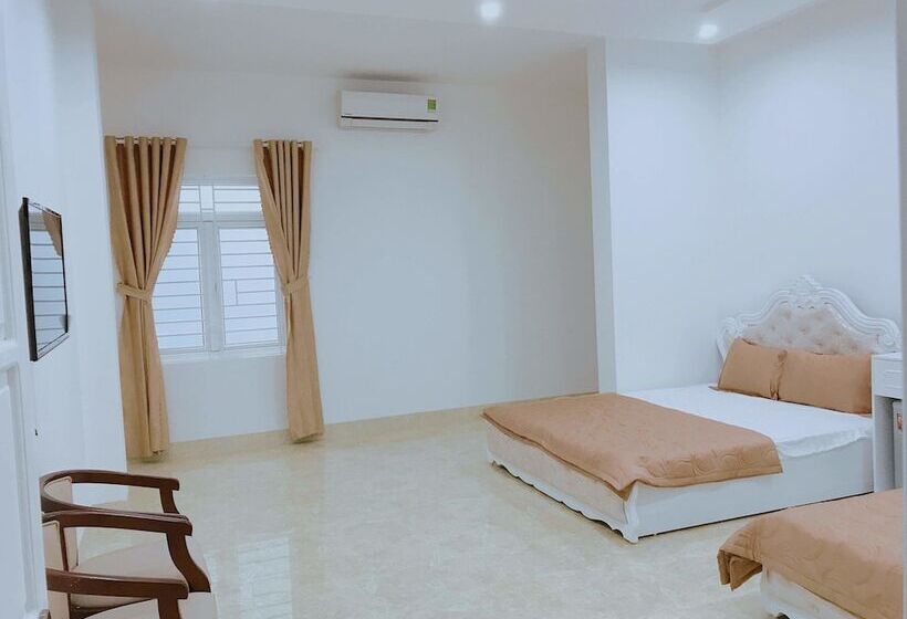 اتاق خانوادگی, Sala Motel