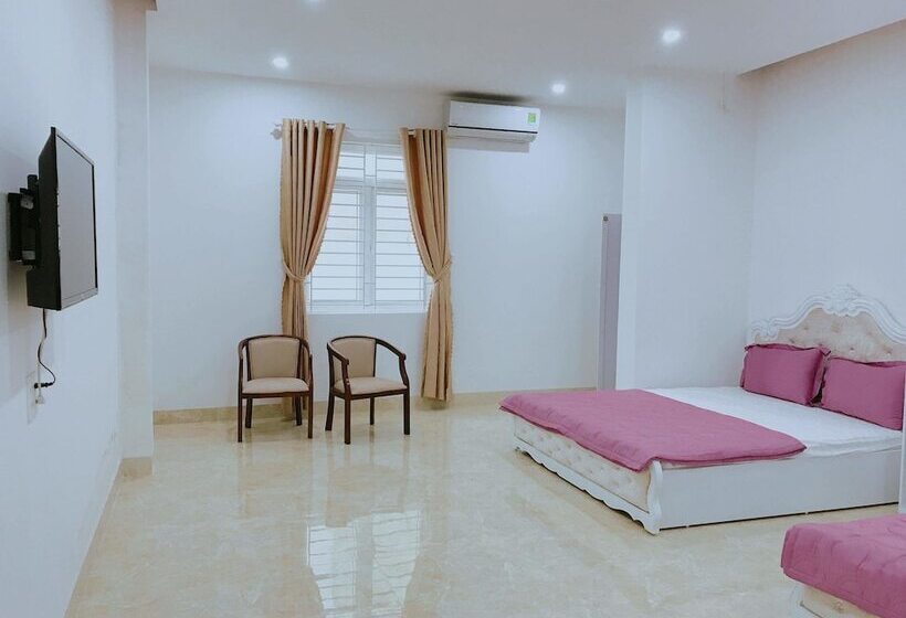 اتاق خانوادگی, Sala Motel