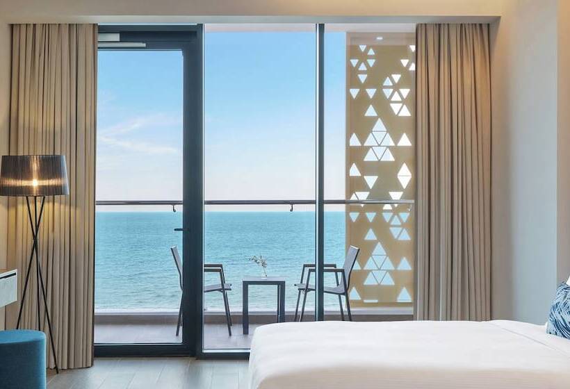Студио Стандарт Вид на Море с Балконом, Beach Bay Hotel Mirfa