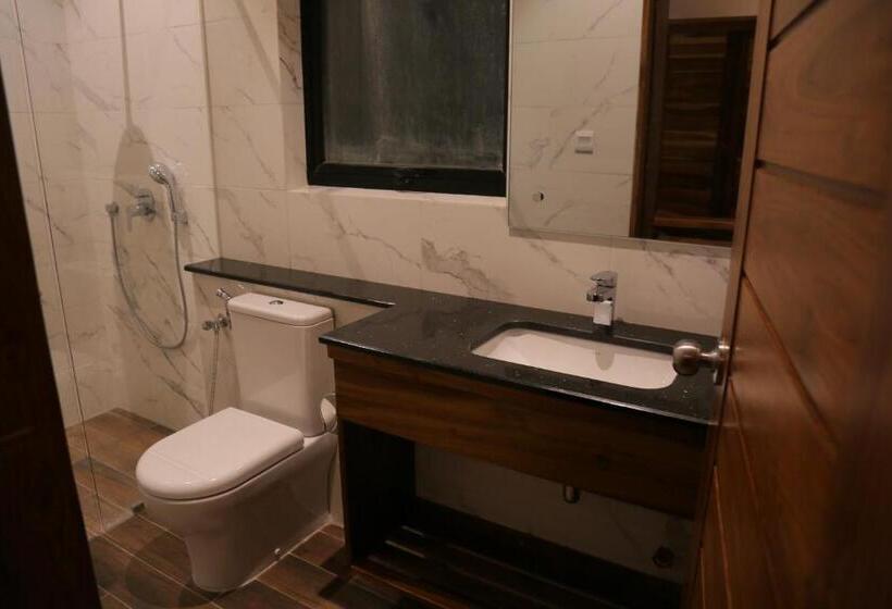 Номер Deluxe с Балконом, Lakewood Residence