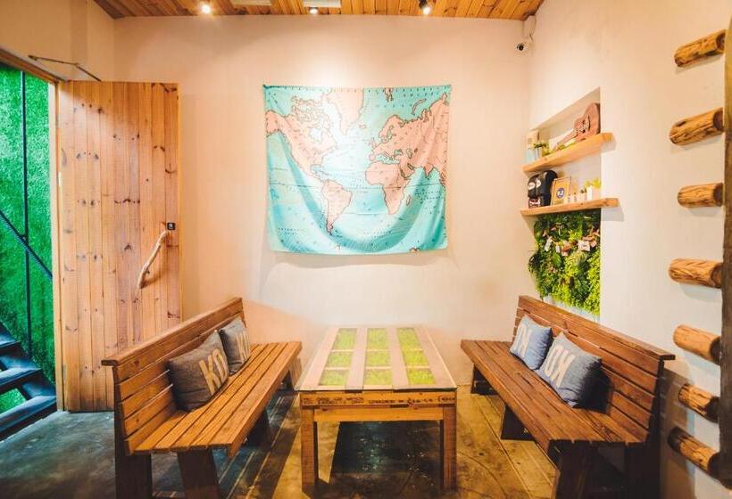 تختخواب در اتاق مشترک, Kenting Original Hostel