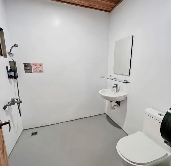 تختخواب در اتاق مشترک, Kenting Original Hostel