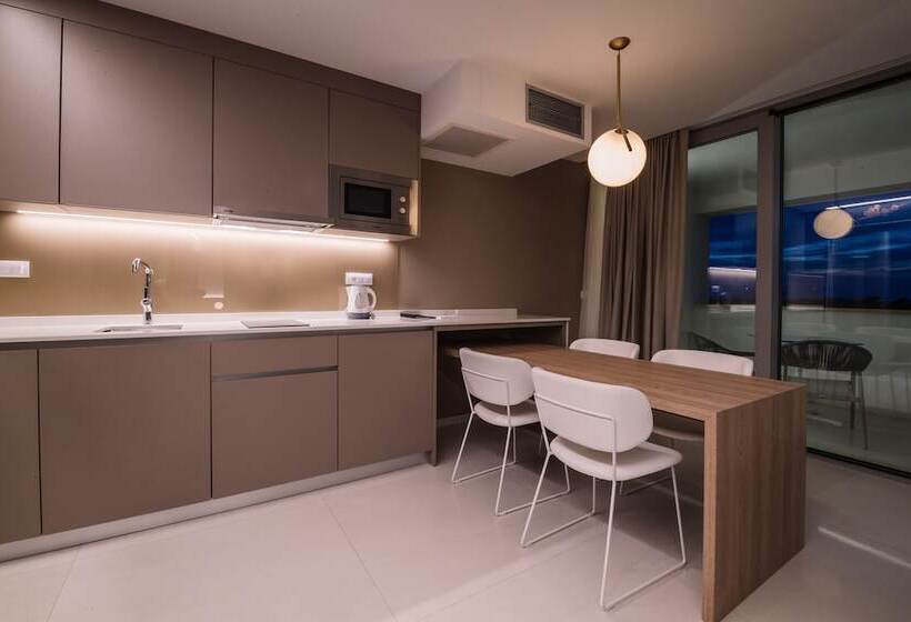 1 Bedroom Deluxe Apartment Sea View, Aparthotel Joel