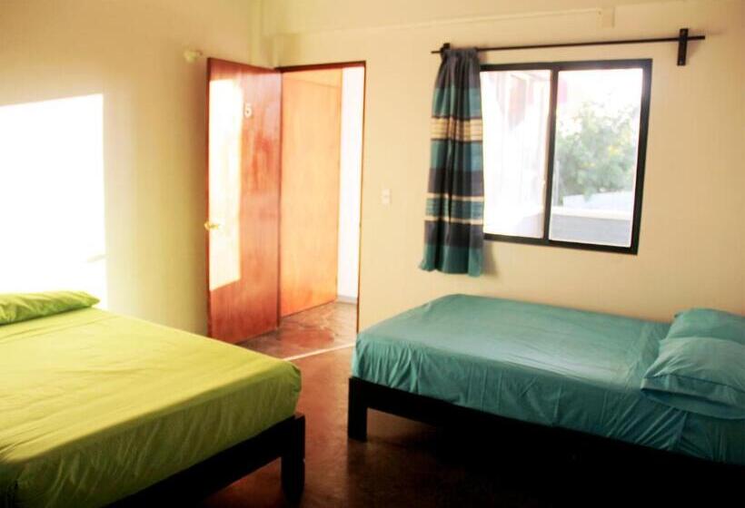 ２ダブルベッドのスタンダードルーム, Hostal Azul Y Blanco