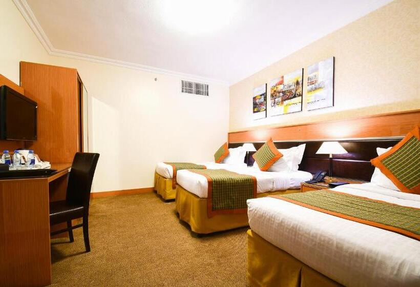 Номер Стандарт Трехместный, Golden Tulip Al Shakreen