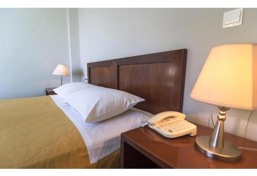 اتاق استاندارد یک نفره, Gorilla African Guest House