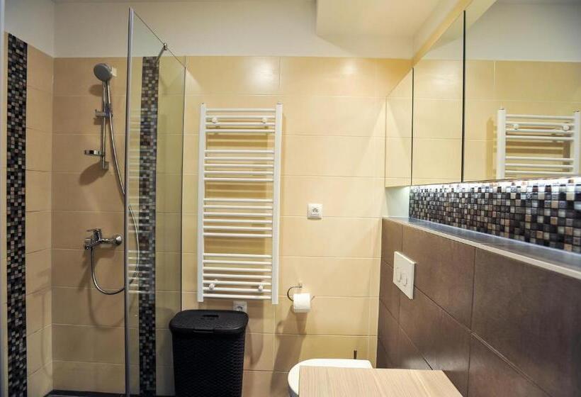 Апартаменты 1 Спальня с Балконом, Apartments & Rooms Mareta Exclusive