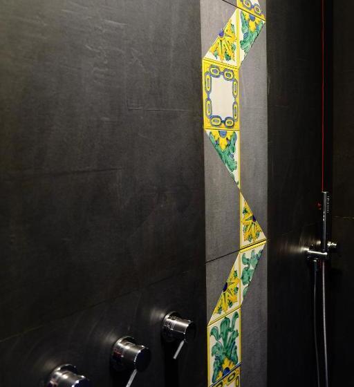 اتاق لوکس, The Boutique Napoli Suite