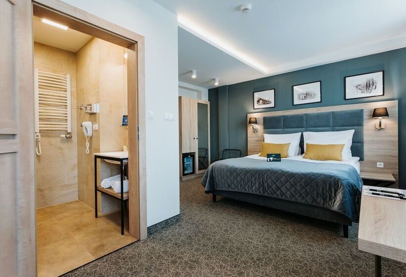 Quarto Deluxe, 32 Krakow Old Town