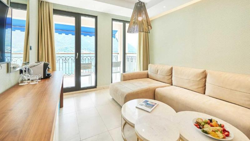 سوییت با چشم‌انداز دریا, Huma Kotor Bay Hotel And Villas