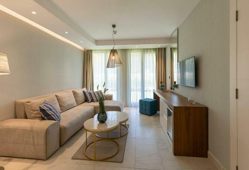 اتاق پریمیوم با چشم‌انداز باغ, Huma Kotor Bay Hotel And Villas