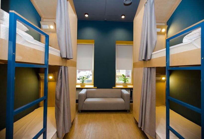 Кровать в Общей Комнате, Inwood Hostel