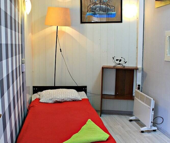 单人基本间, Like Hostel
