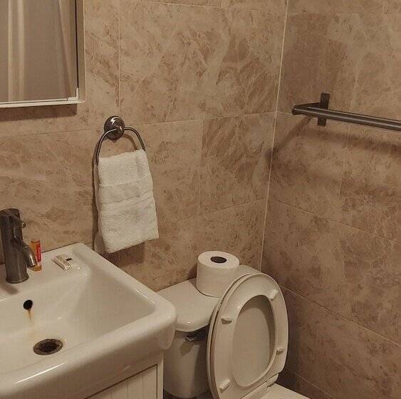 اتاق اکونومی, Tau Casa Reyes