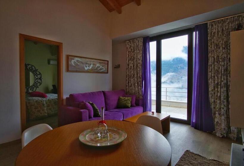 Deluxe люкс с видом, Forest Suites Boutique