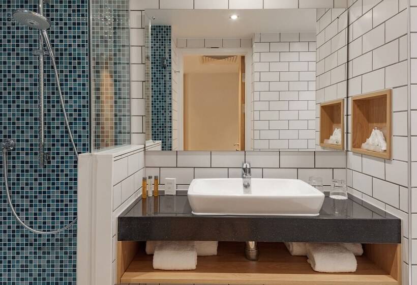 اتاق استاندارد, Holiday Inn London Heathrow   Bath Road, An Ihg