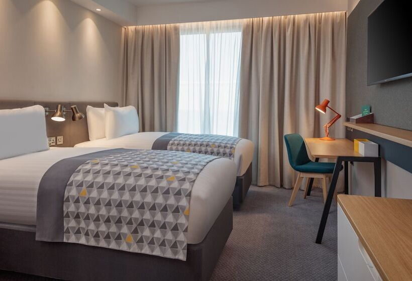 اتاق استاندارد, Holiday Inn London Heathrow   Bath Road, An Ihg