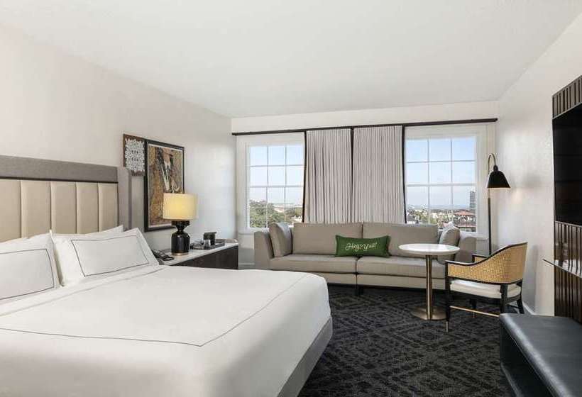 스탠다드 룸 킹사이즈 침대, The Charter Hotel Seattle, Curio Collection By Hilton