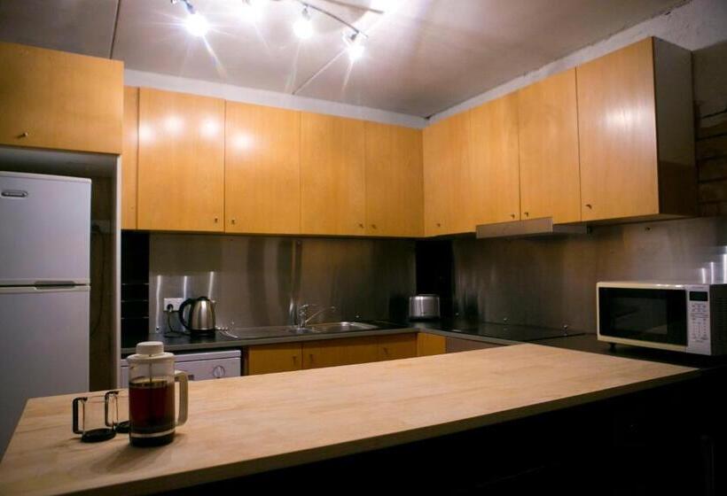 Дом 4 Спальни, Breakaway Views 374 Alp St