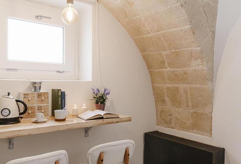 اتاق استاندارد اینتریور, Hydria Rooms