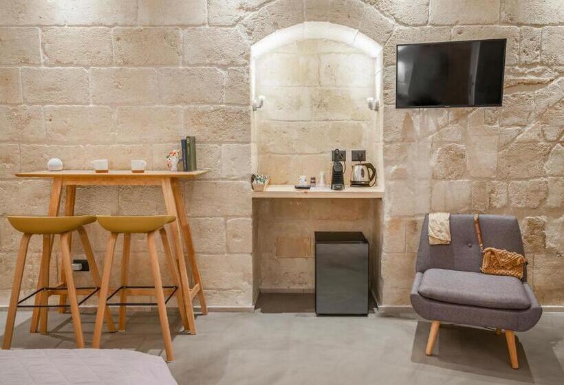 سوییت جونیور, Hydria Rooms