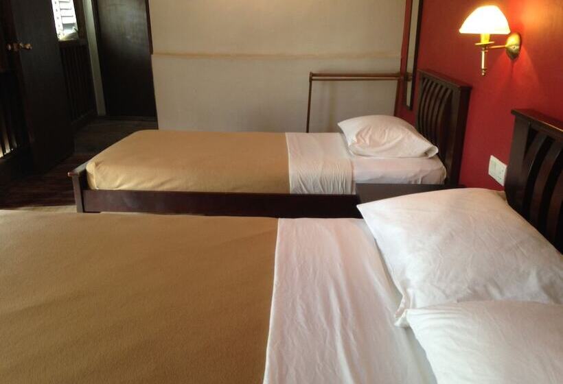 اتاق استاندارد سه تخته با سرویس بهداشتی مشترک, Old Penang Guesthouse   Hostel
