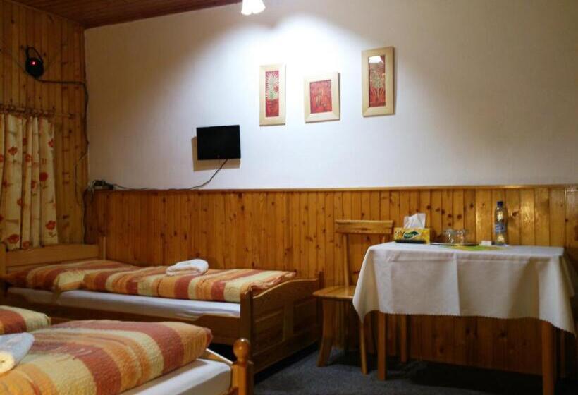Номер Стандарт Трехместный, Sunnystreet Guesthouse