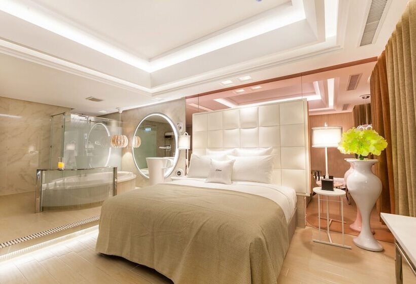 اتاق سوپریور, Six Star Motel  Taoyuan