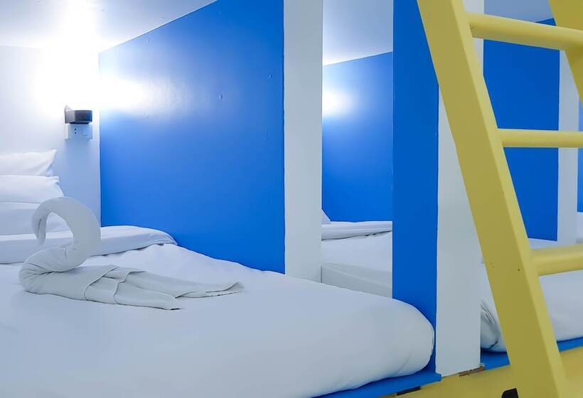 اتاق خانوادگی با سرویس بهداشتی مشترک, Hua Hin Night Market Hostel