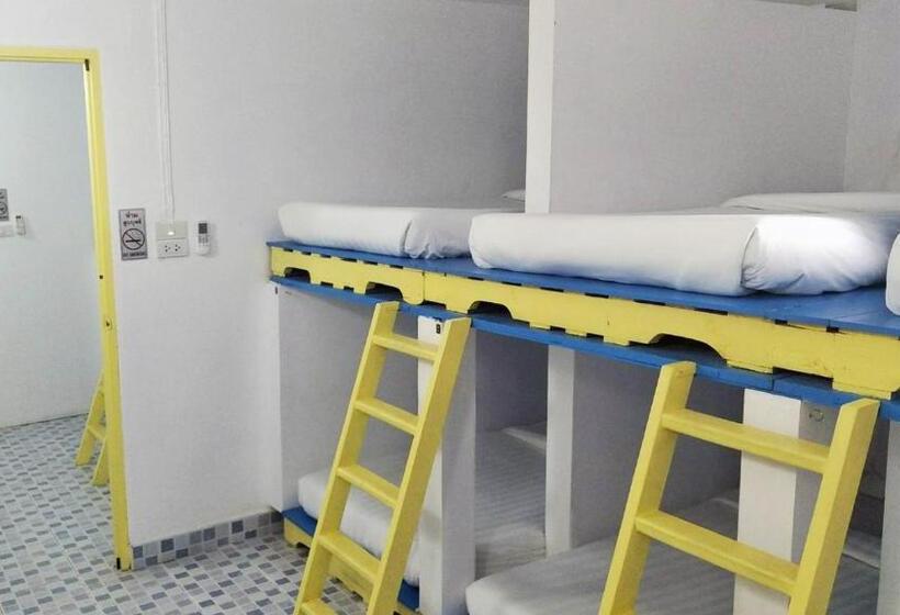 اتاق خانوادگی با سرویس بهداشتی مشترک, Hua Hin Night Market Hostel