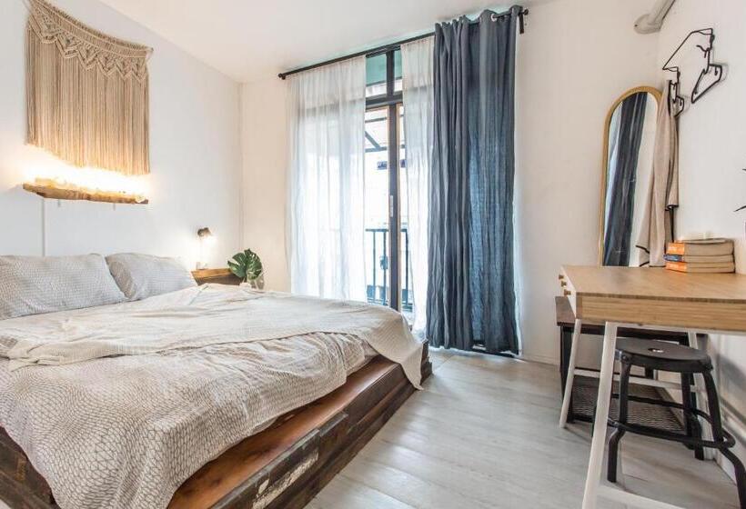 Quarto Estandar Banheiro Compartilhado, Klong House