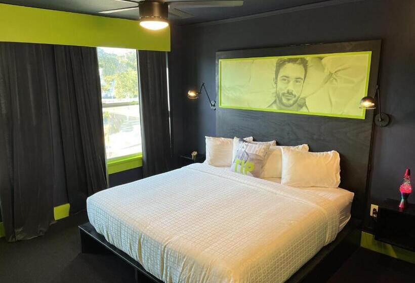 Номер Deluxe Кровать Кинг, Mari Jean Hotel   All Adults Welcome