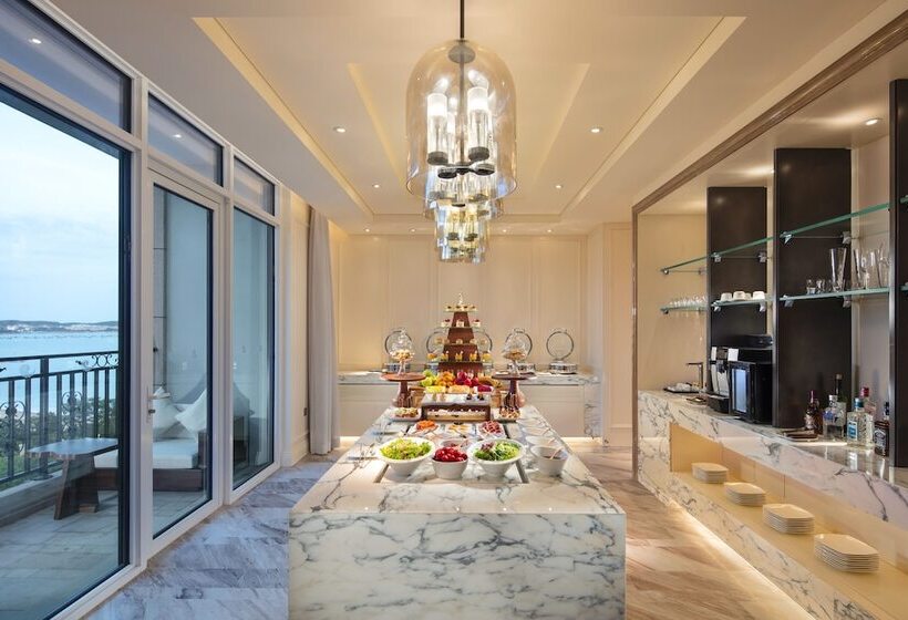 Президентский Люкс, Hilton Dalian Golden Pebble Beach Resort