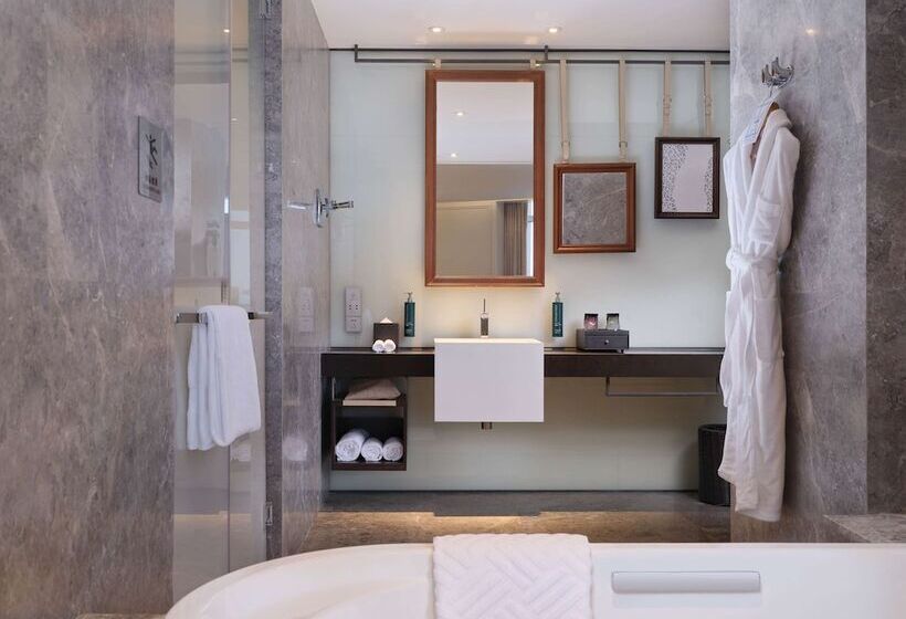 Habitación Premium Vista al Mar., Hilton Dalian Golden Pebble Beach Resort