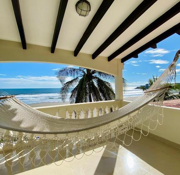 سوئیت با چشم‌انداز, Vista Las Olas Resort