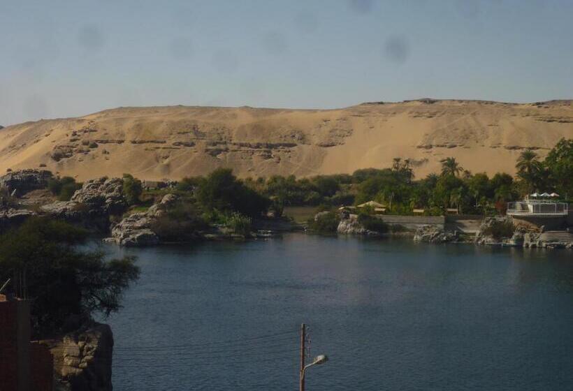 اتاق لوکس, El Prince Guesthouse