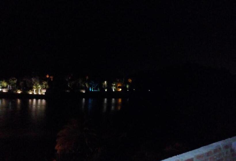 Deluxe room with river view, El Prince Guesthouse