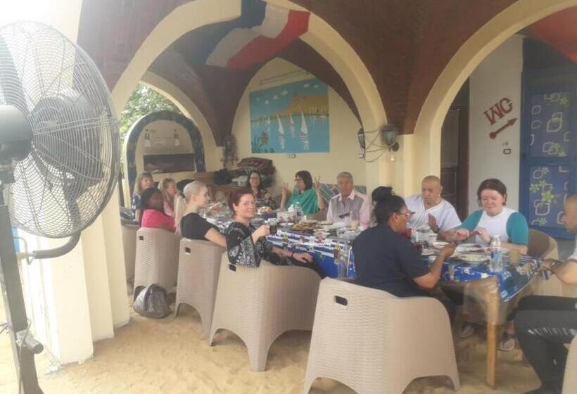 اتاق لوکس با چشم‌انداز دریا, El Prince Guesthouse