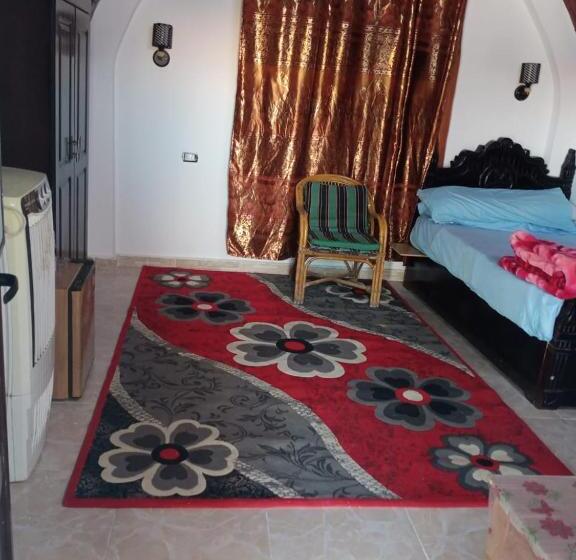 اتاق لوکس با تخت بزرگ, El Prince Guesthouse