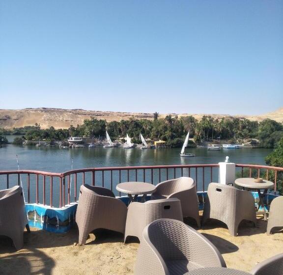 اتاق لوکس با تخت بزرگ, El Prince Guesthouse