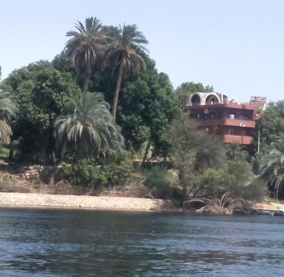 اتاق استاندارد, El Prince Guesthouse