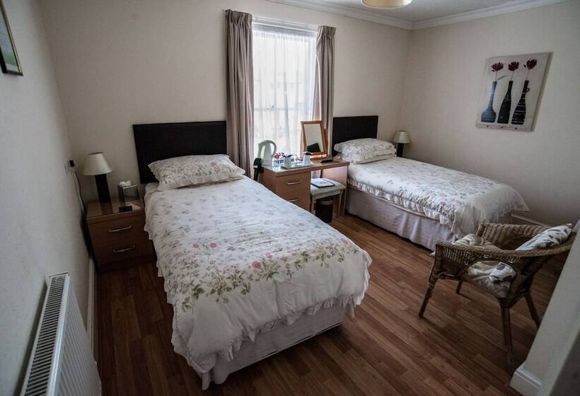 Номер Стандарт, Holcombe Guest House
