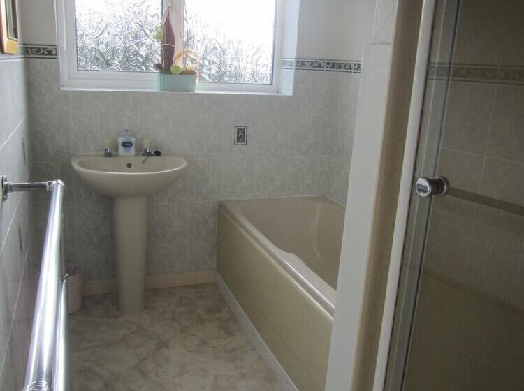 Номер Стандарт Совместная Ванная, Holcombe Guest House
