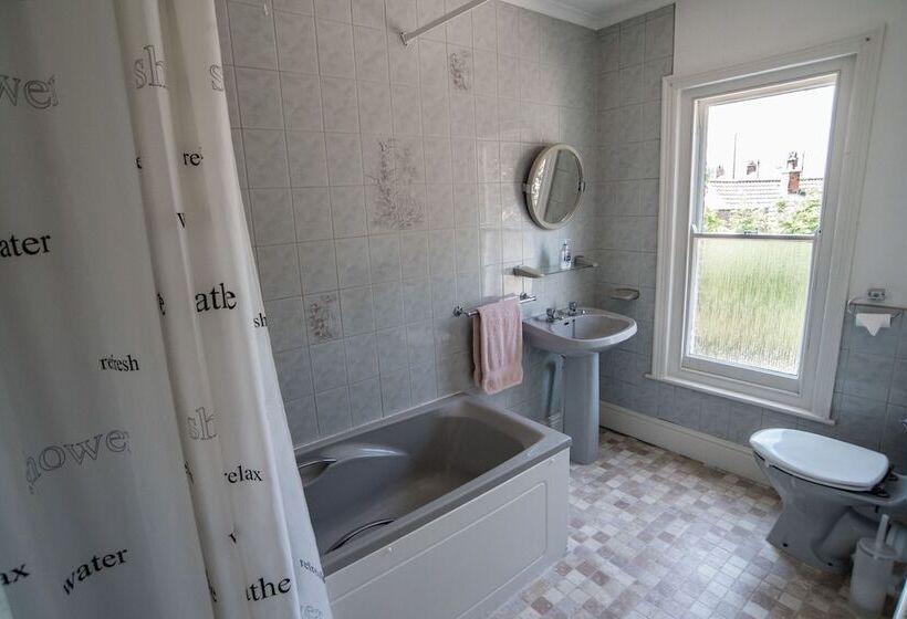 Номер Стандарт Индивидуальный Совместная Ванная, Holcombe Guest House