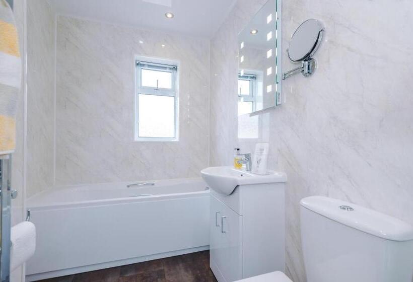 Семейный Номер, Holcombe Guest House