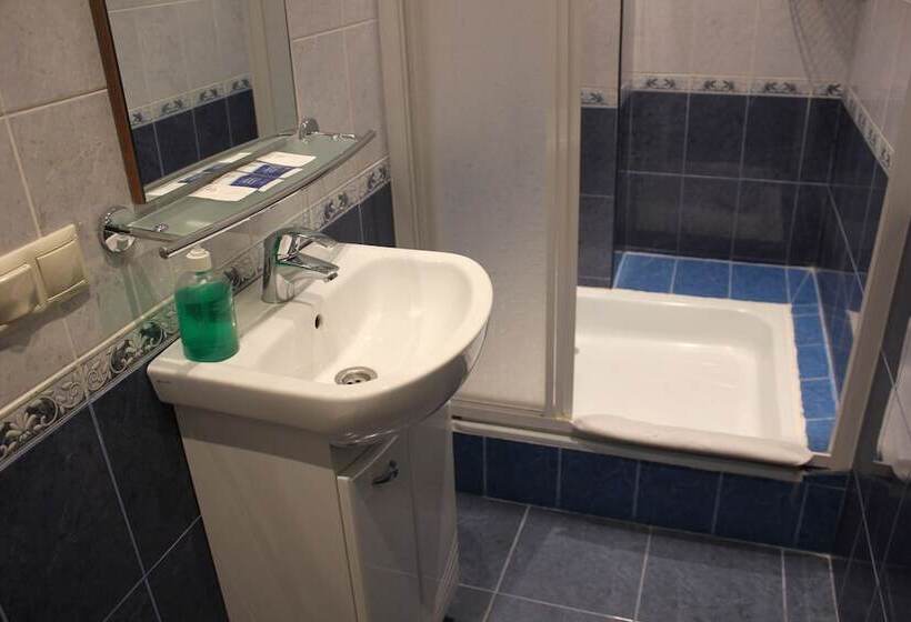 Номер Economy, Antis House Uninn