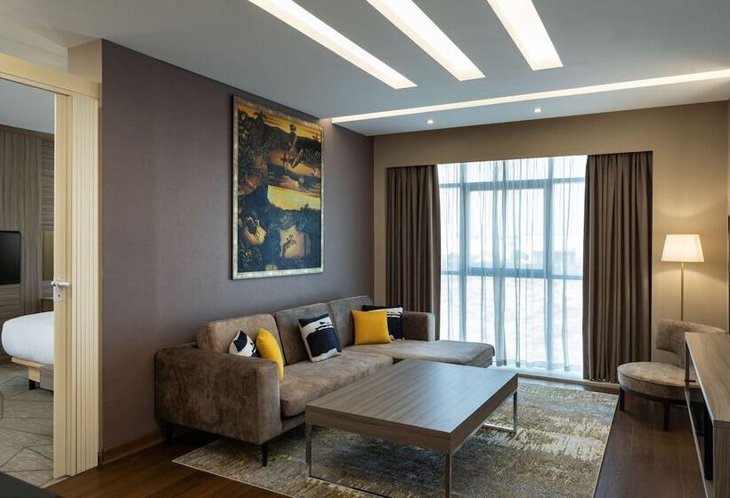 Люкс, Four Points By Sheraton Production City, Dubai