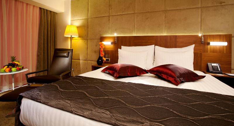 Номер Superior, Four Points By Sheraton Production City, Dubai