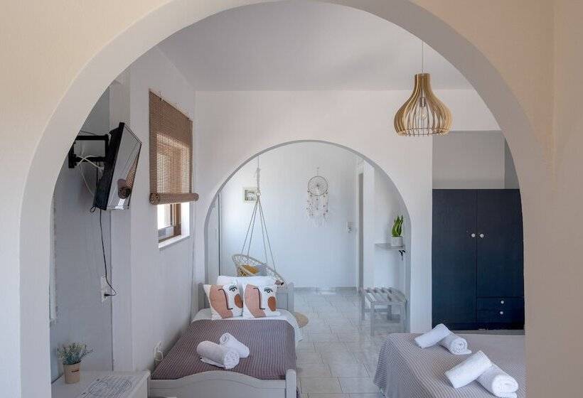 Номер Стандарт Трехместный, Pefkides Aegina Boutique Apartments